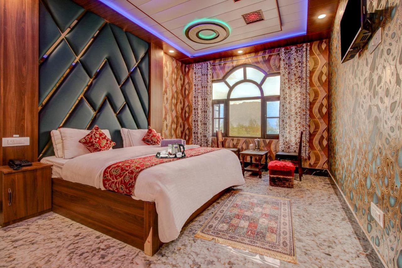Hotel Royal Hameed Srīnagar Quarto foto